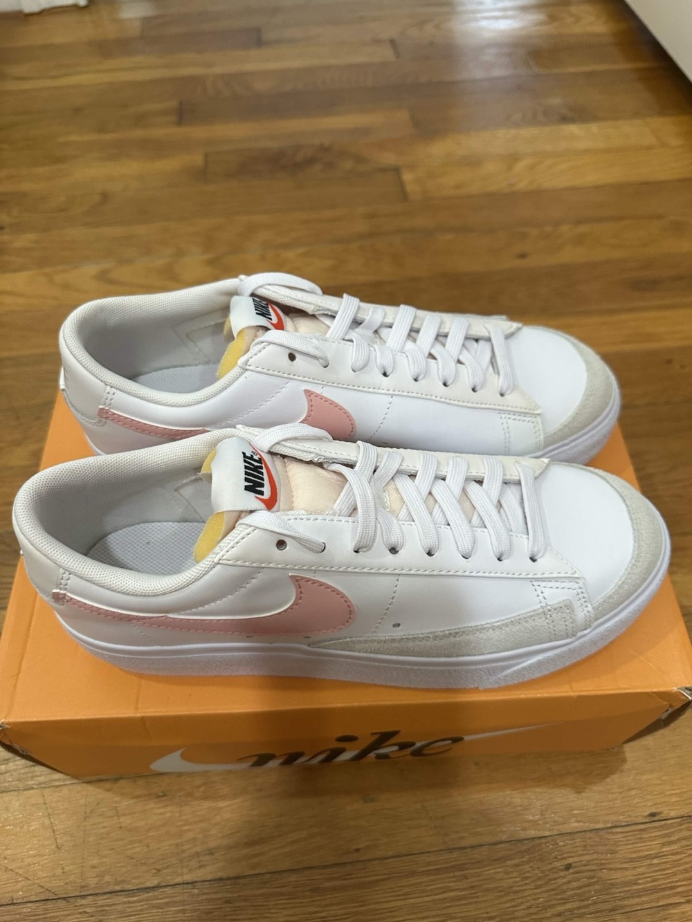 *New* Nike Blazer Low Women White Pink (DJ0292-103) Size 9.5W